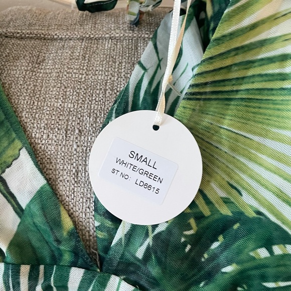 Tropical dress - Picture 4 of 5